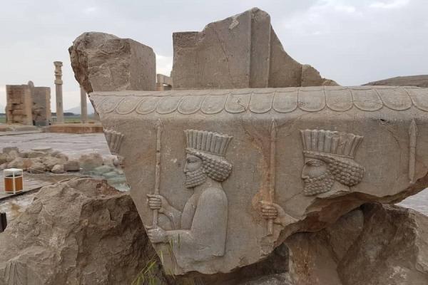 نگاه باستان شناسی به مهم ترین بناهای تاریخی ایران در ایران باستان ، از تخت جمشید تا کشتی بازمانده از دوران صفوی